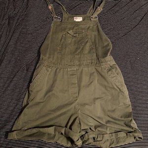 VINTAGE ARMY GREEN OVERSIZED OVERALL SHORTS